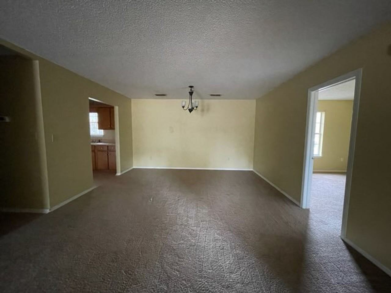 52 Shaw Rd #B - Photo 6 of 11