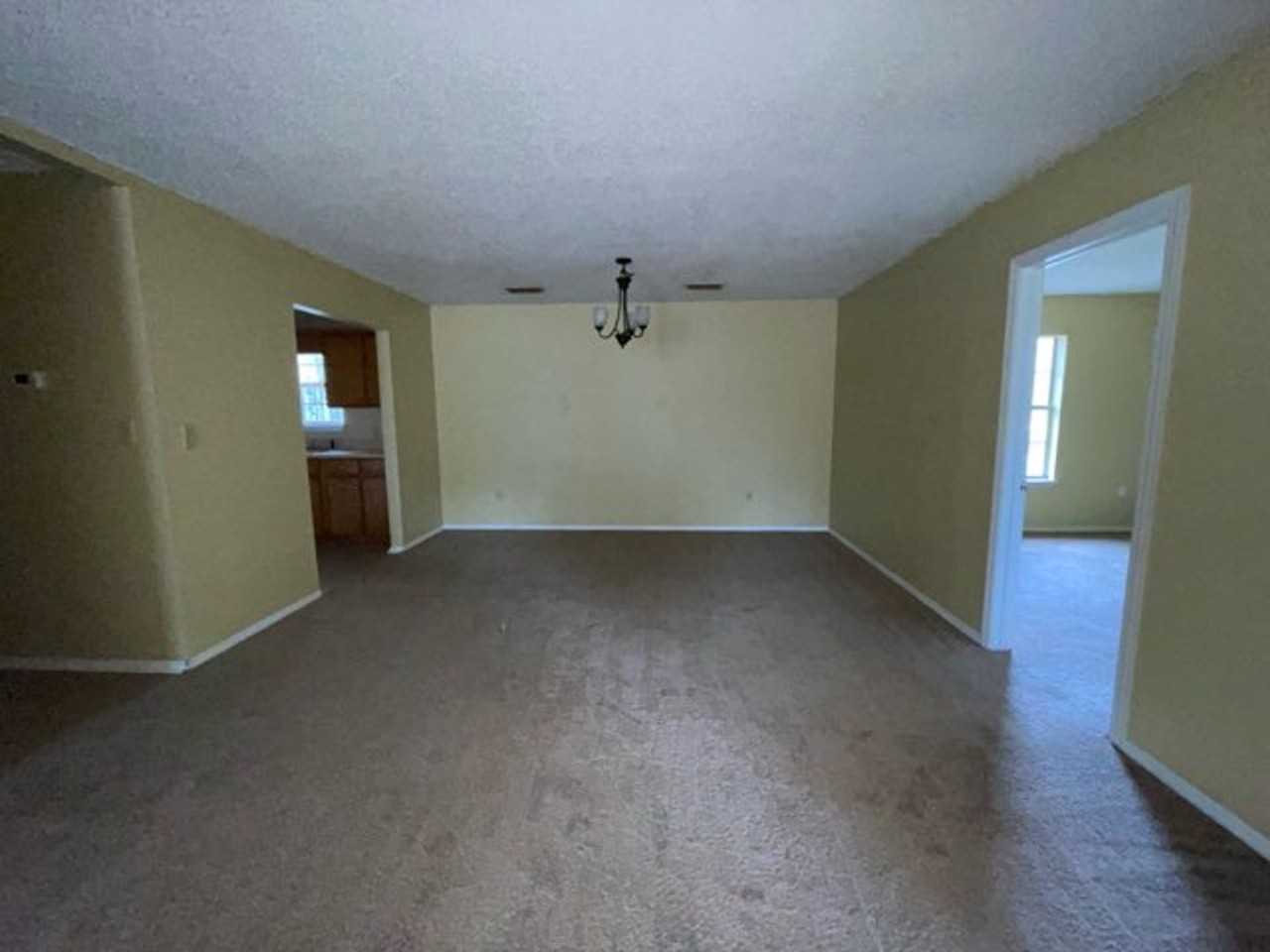 52 Shaw Rd #B - Photo 7 of 11