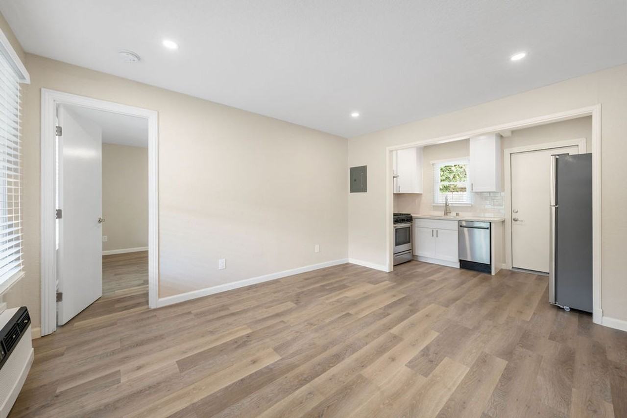 5480 Capistrano - Photo 2 of 20