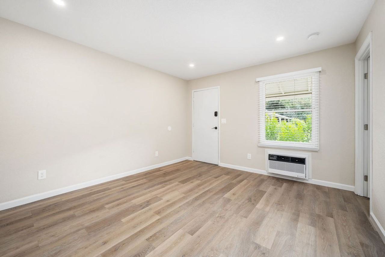 5480 Capistrano - Photo 3 of 20