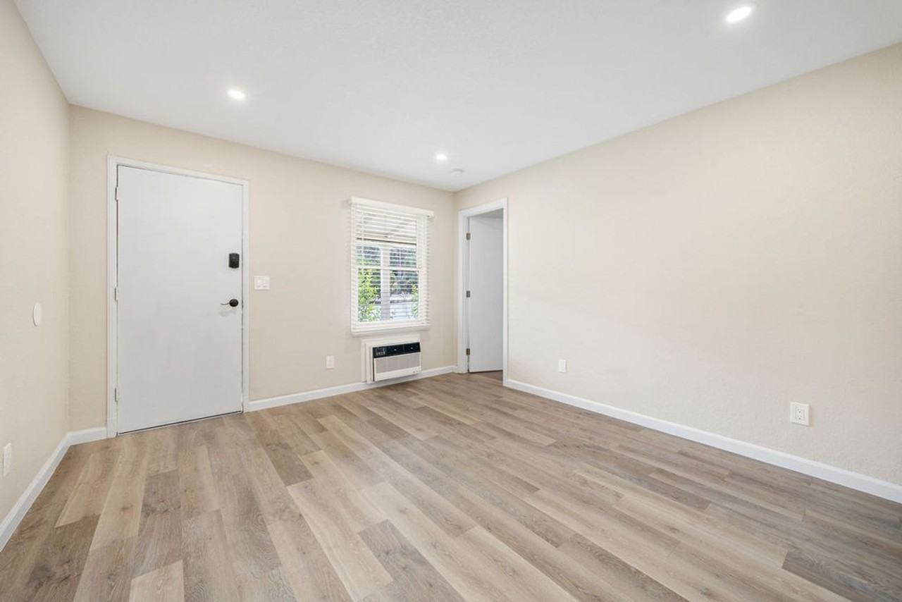 5480 Capistrano - Photo 4 of 20