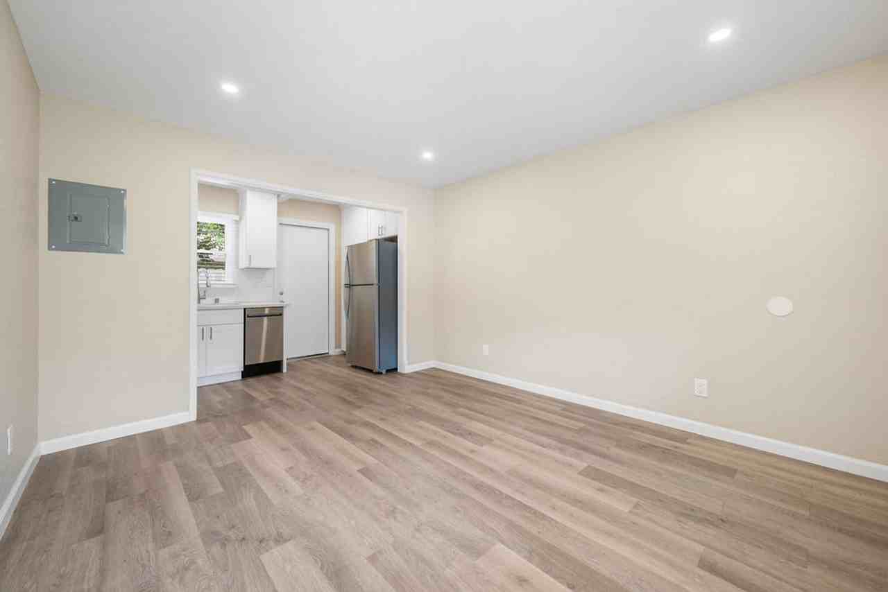 5480 Capistrano - Photo 5 of 20