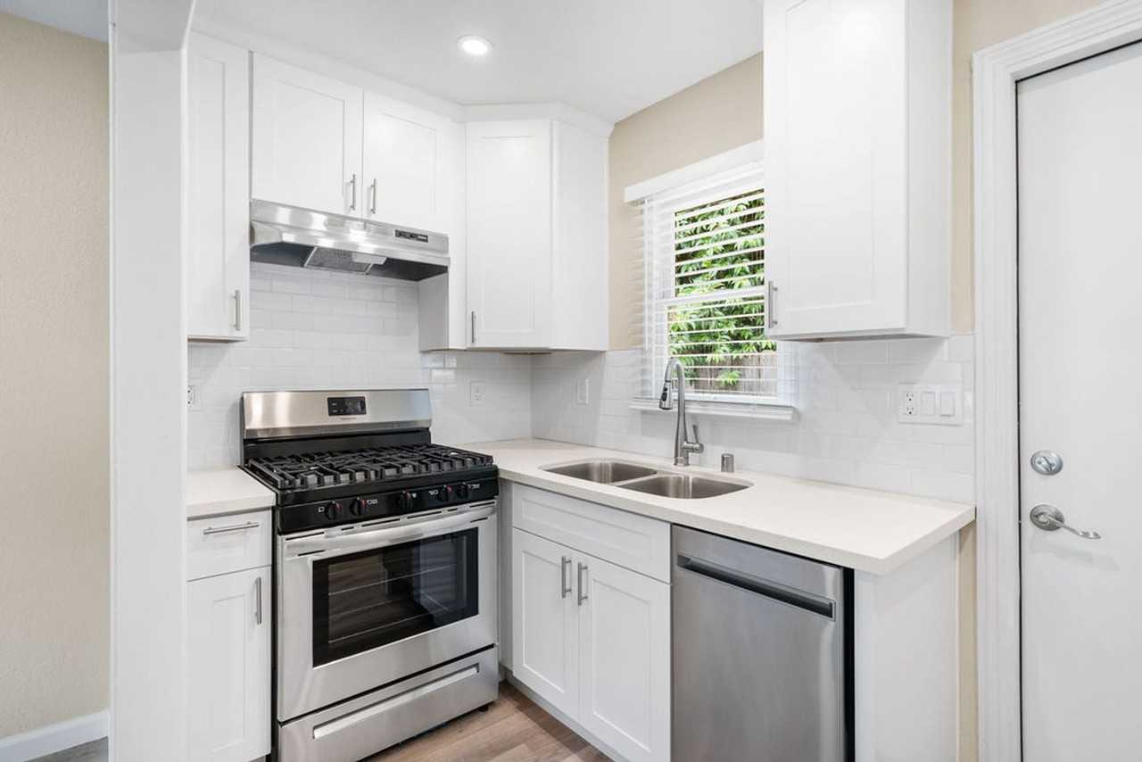 5480 Capistrano - Photo 6 of 20