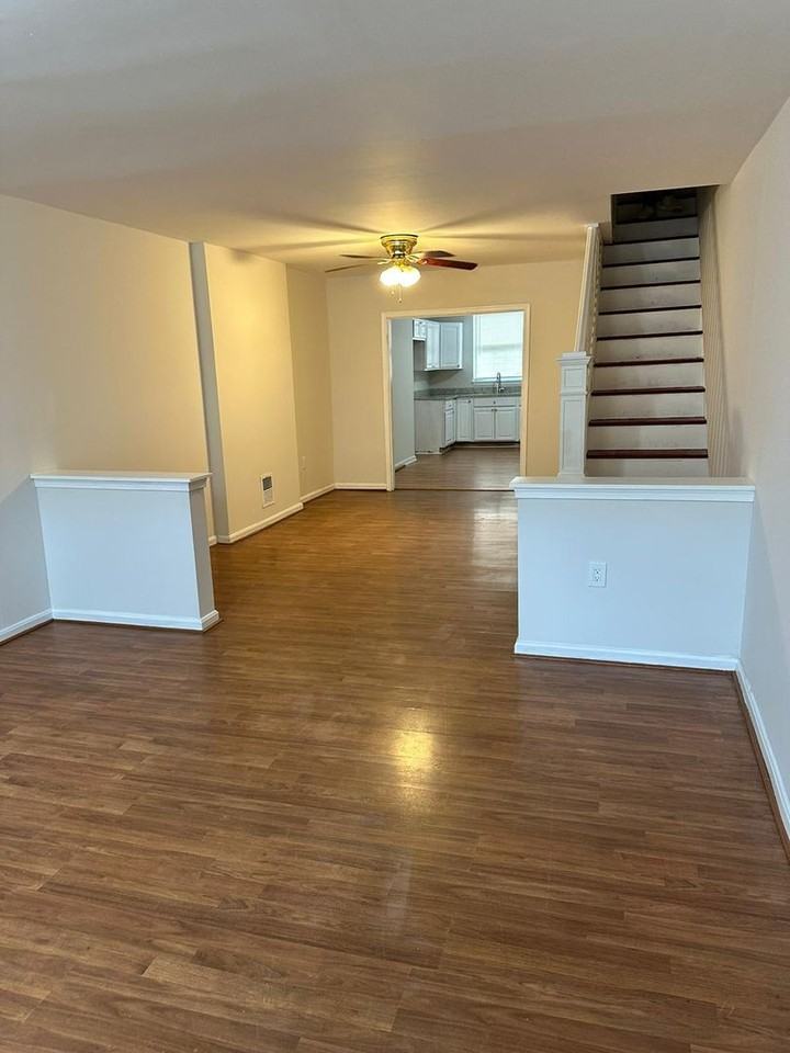 2541 W Baltimore St - Photo 3 of 15