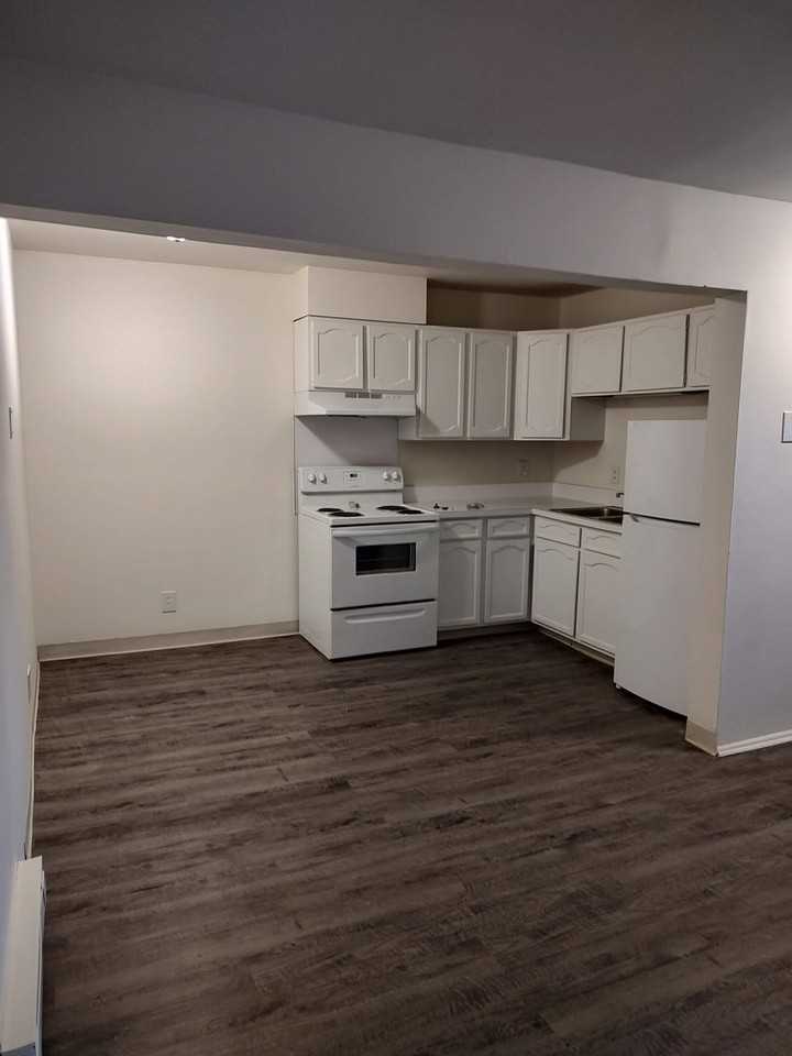 Parkview Manor Apartments - Photo 2 of 28