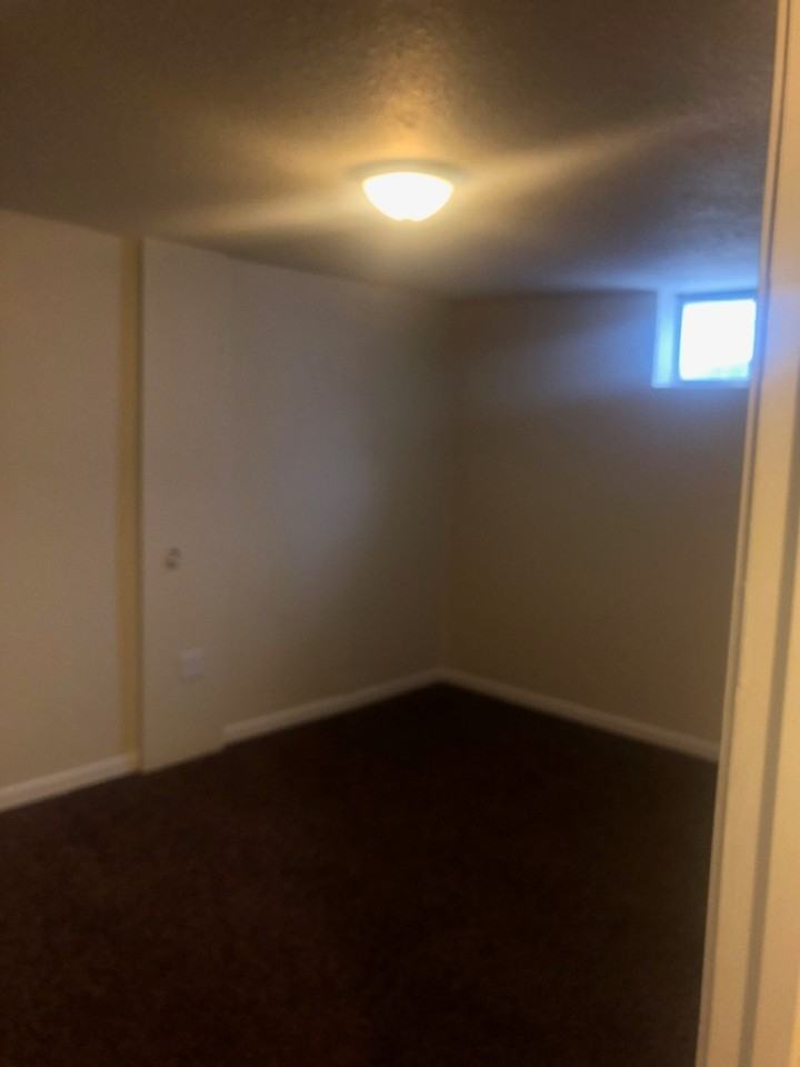 916 Titus Ave - Photo 6 of 9