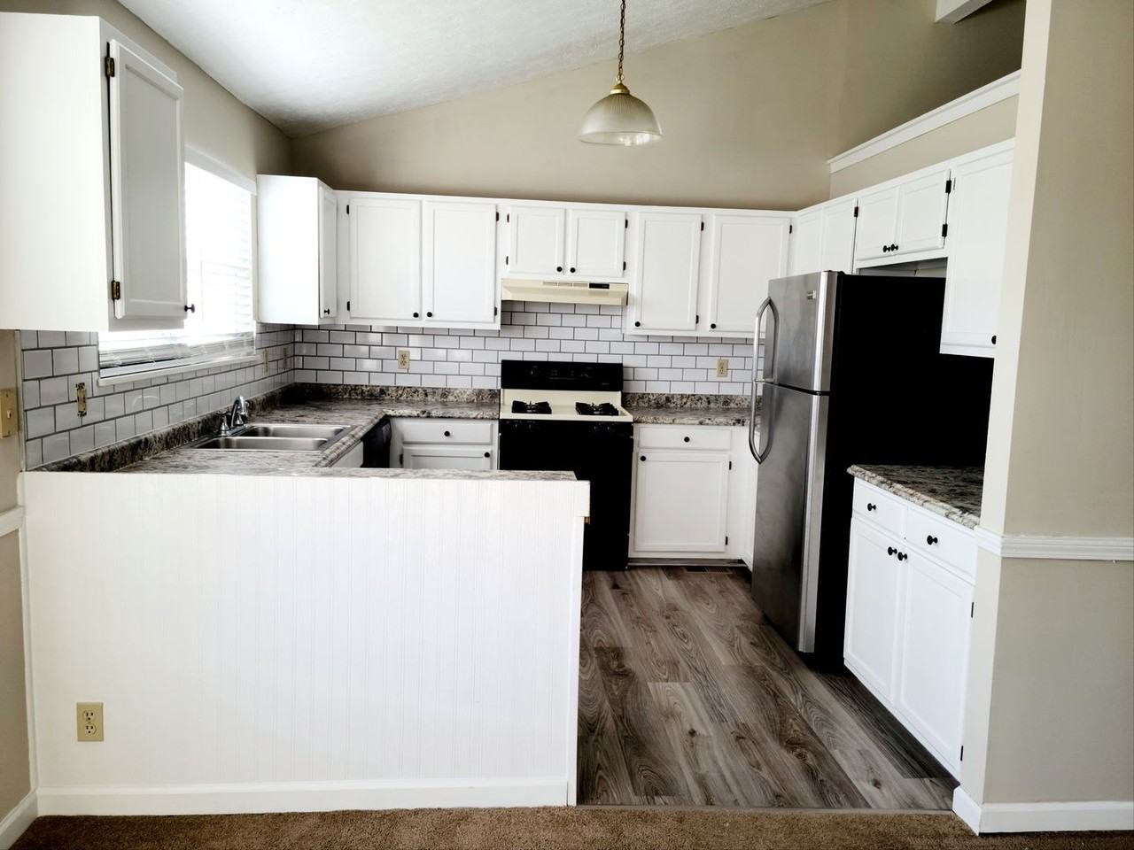 3345 Sibley Ln - Photo 2 of 14