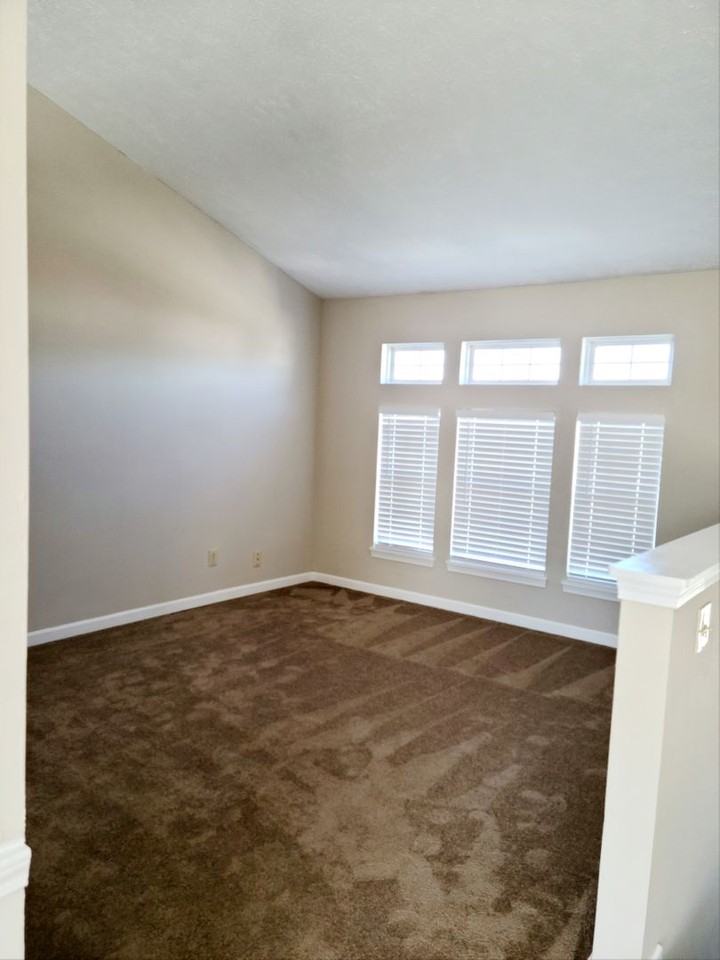 3345 Sibley Ln - Photo 3 of 14