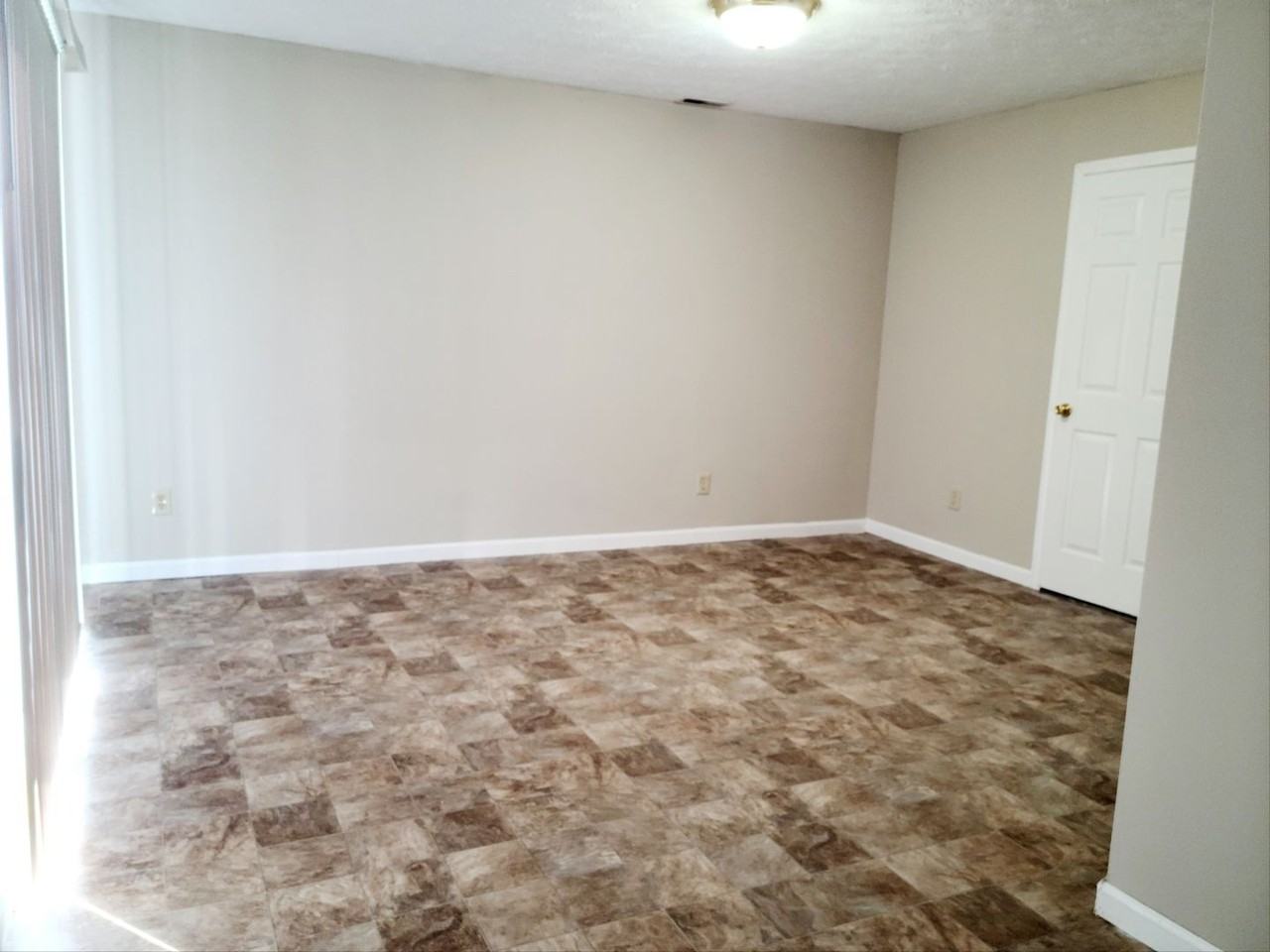 3345 Sibley Ln - Photo 4 of 14