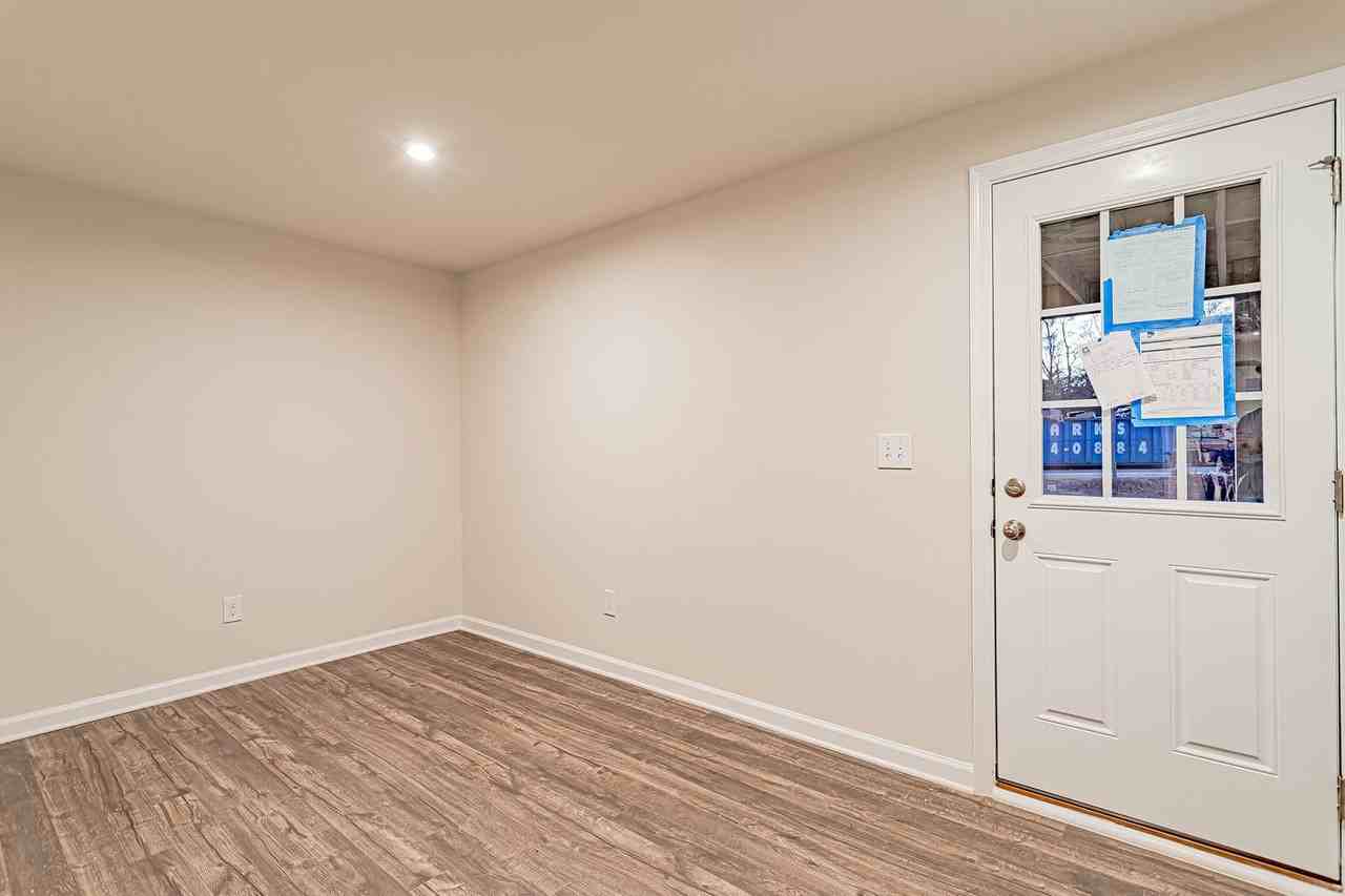 301 Parkridge Way - Photo 3 of 17