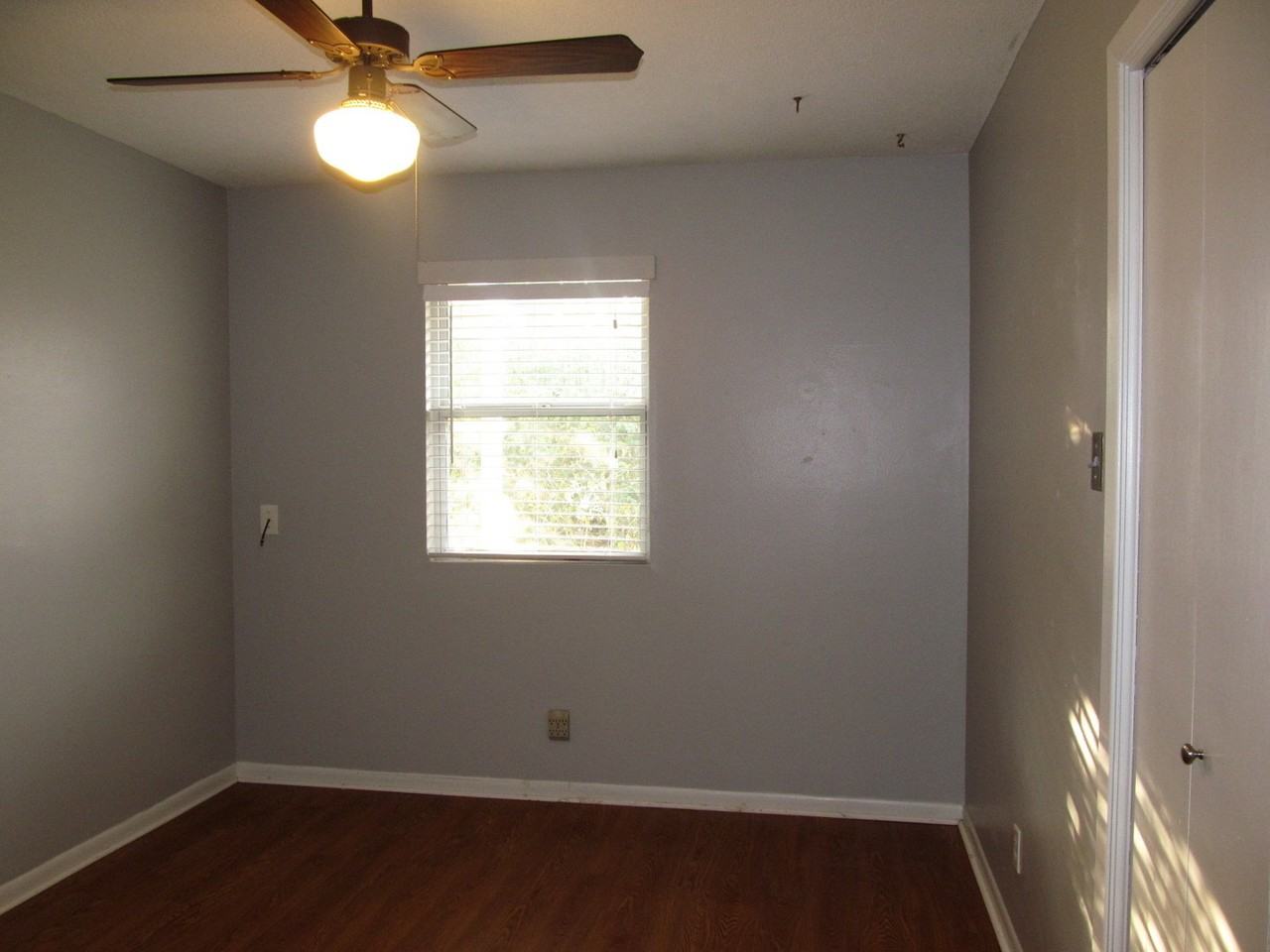 2114 Herrington St - Photo 4 of 9