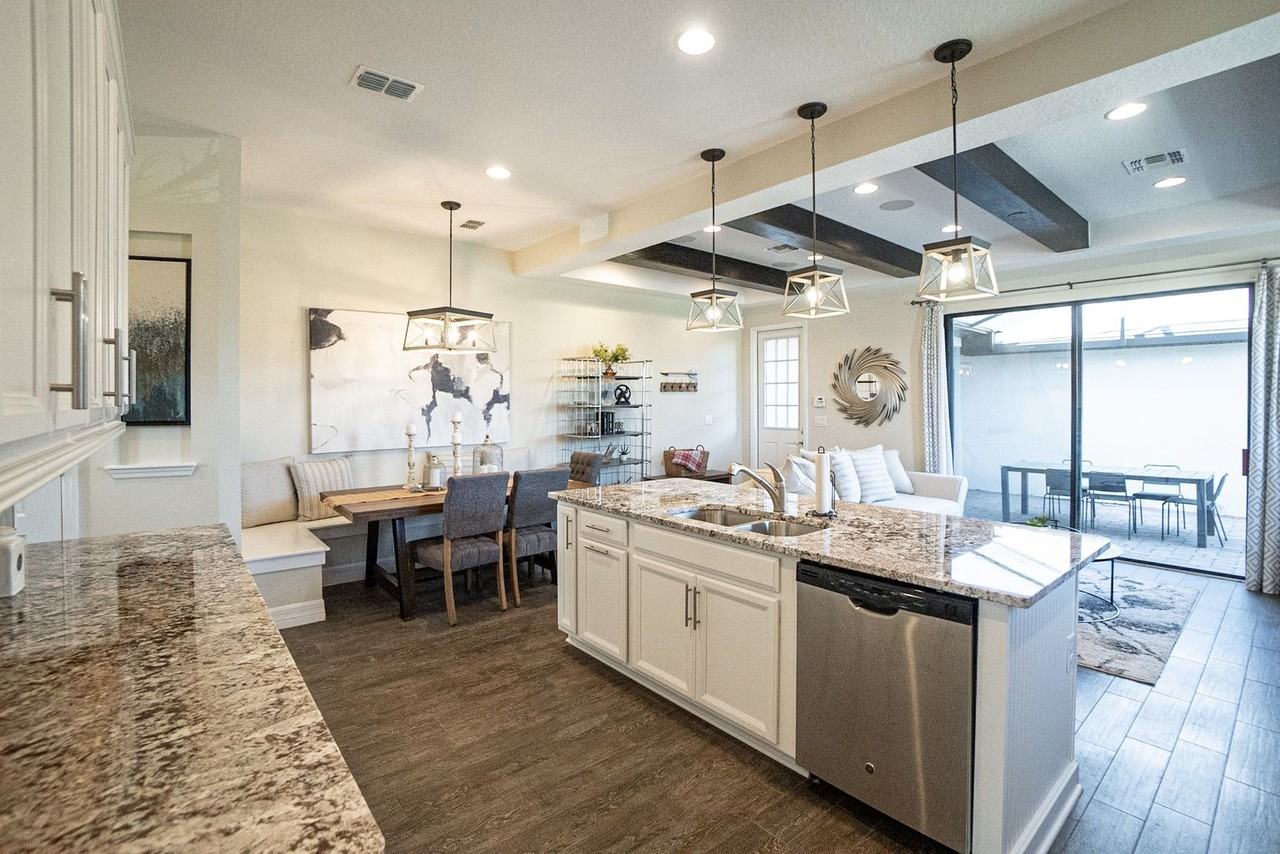 930 930 Umbria Lane - Photo 7 of 39