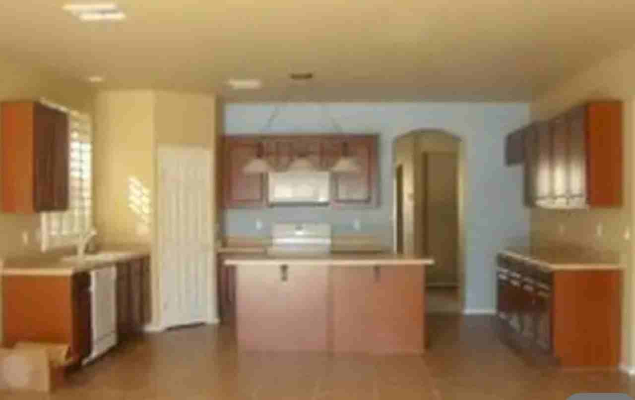 14571 W Poinsettia Dr - Photo 2 of 4