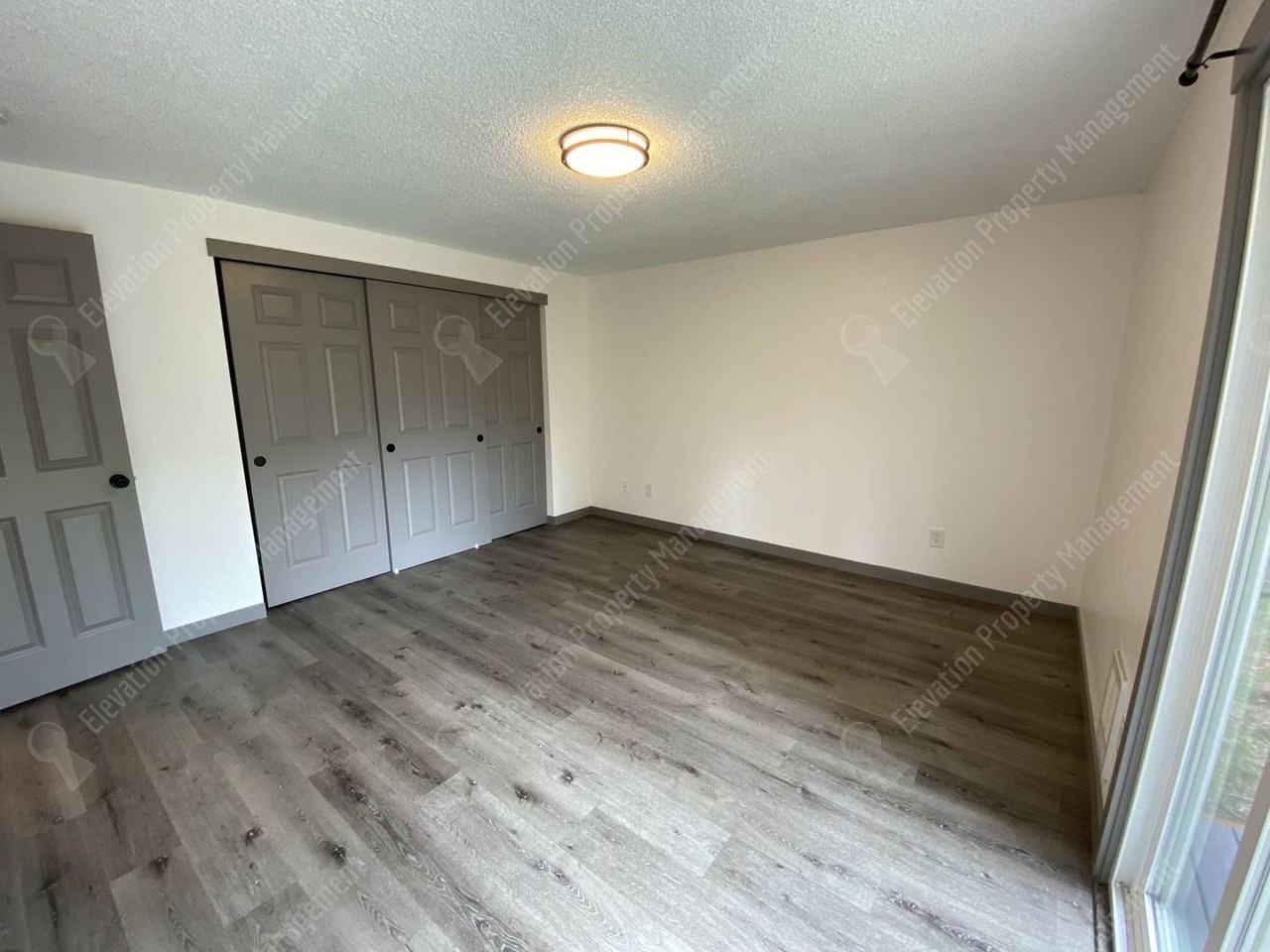 715 Southeast Centennial Street - Photo 7 of 14