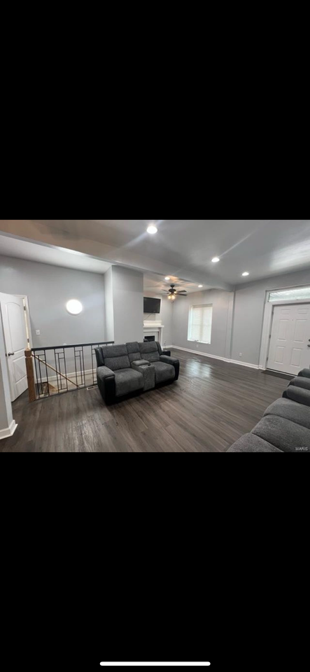 1403 Walton Avenue - Photo 3 of 18