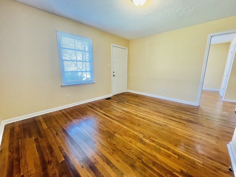 4519 Wildwood Ave - Photo 3 of 12