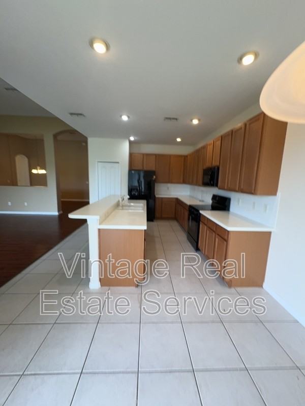 31409 Bridgegate Dr - Photo 3 of 28