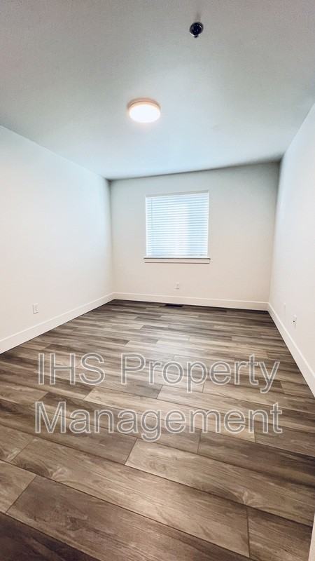 485 S 38th Ave #E219 - Photo 4 of 21