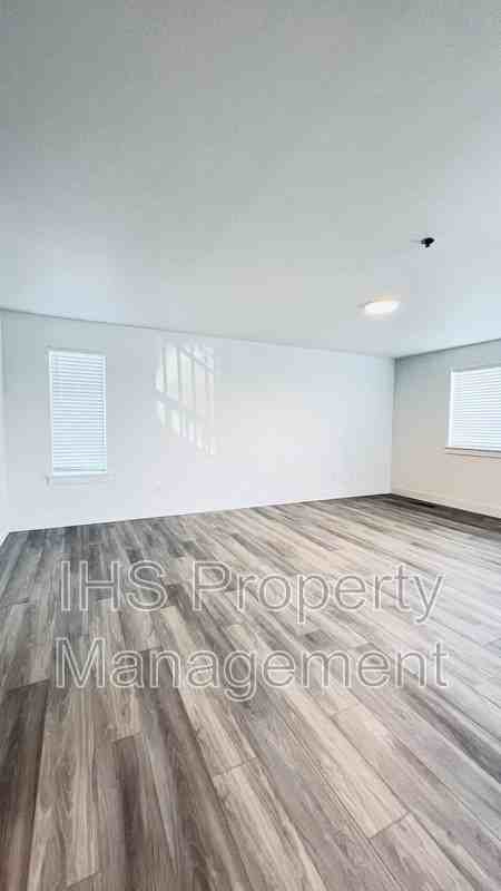 485 S 38th Ave #E219 - Photo 7 of 21