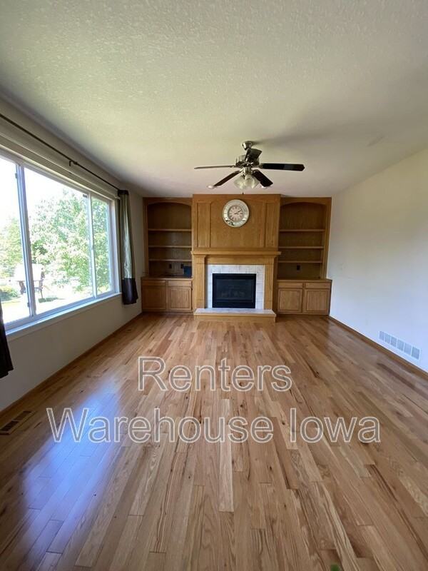 9015 Telford Circle - Photo 7 of 34