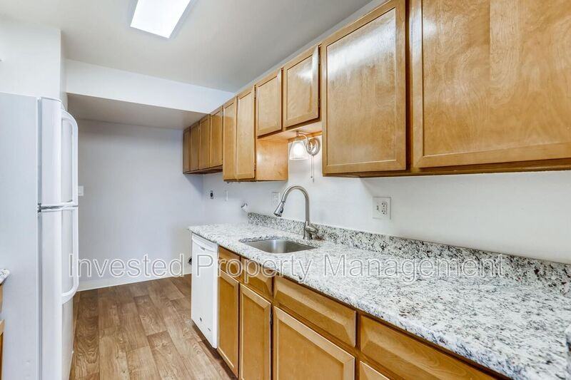 7305 S Xenia Cir #C - Photo 3 of 11