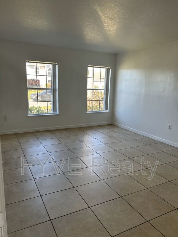 2589 Hunley Loop - Photo 3 of 16