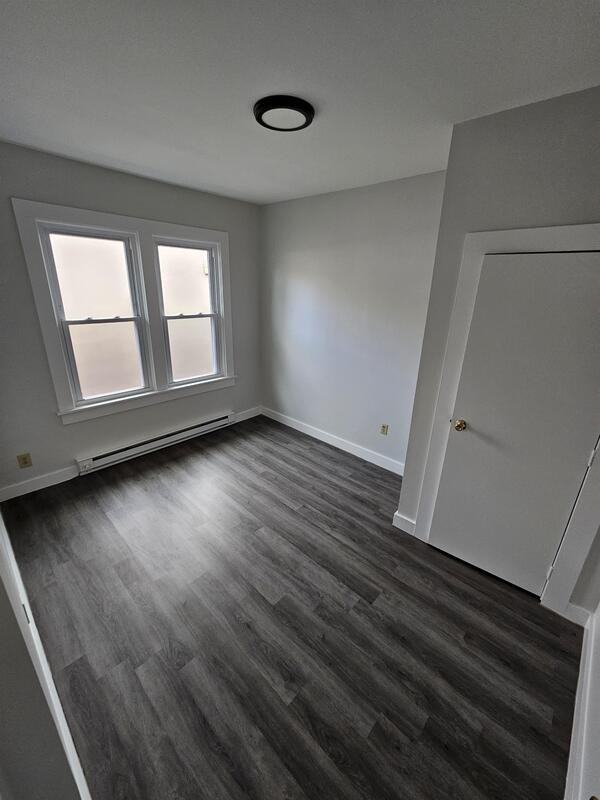 430 Liberty St - Photo 3 of 5