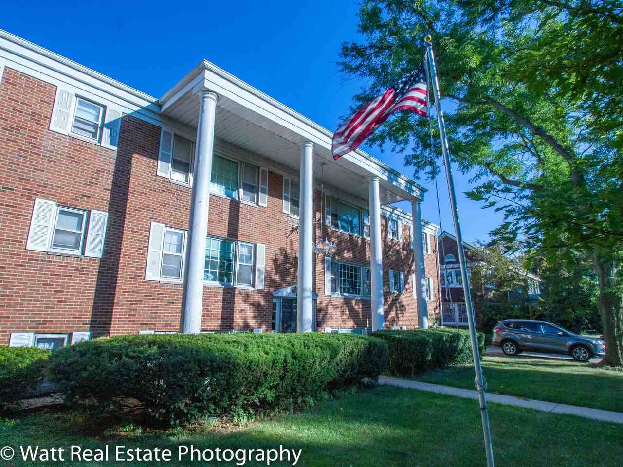 Carlson - Photo 2 of 7