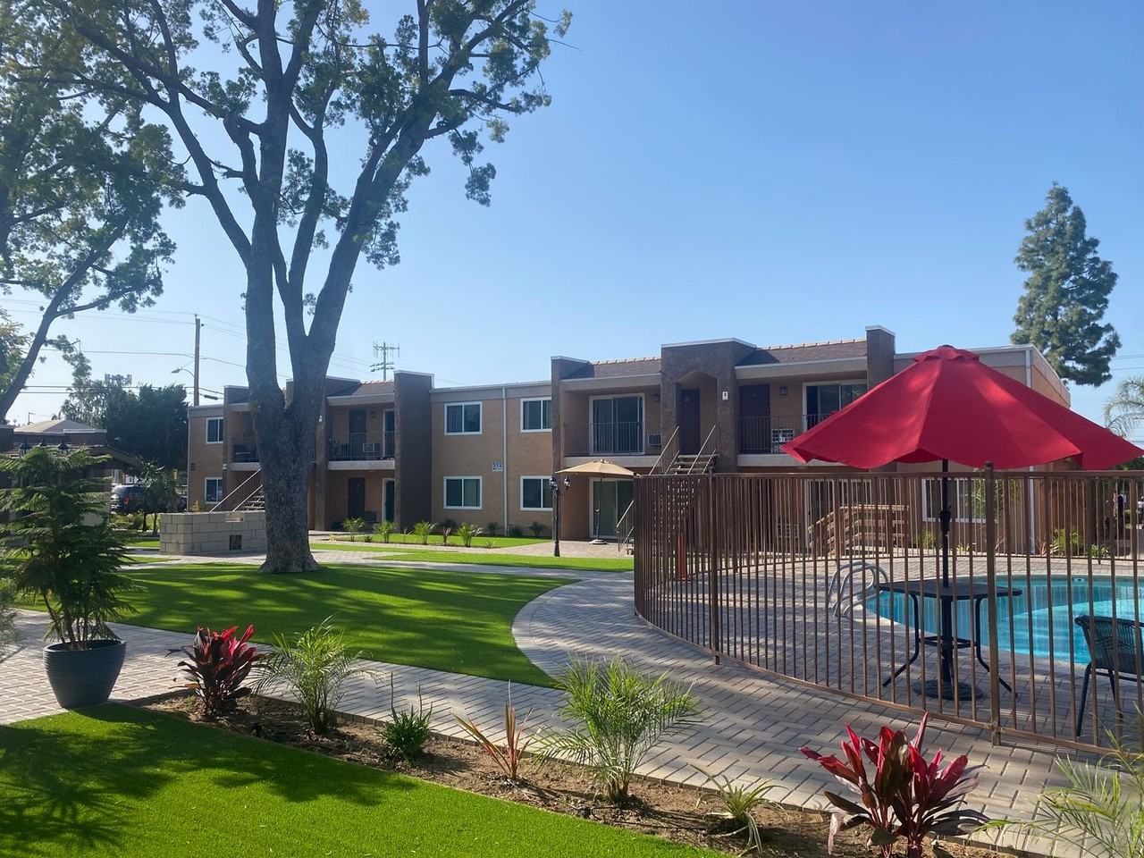 Silver Oaks Apartment Homes - Photo 2 of 34