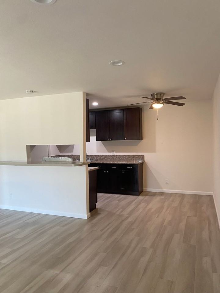 Silver Oaks Apartment Homes - Photo 5 of 34