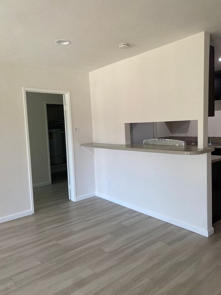 Silver Oaks Apartment Homes - Photo 6 of 34