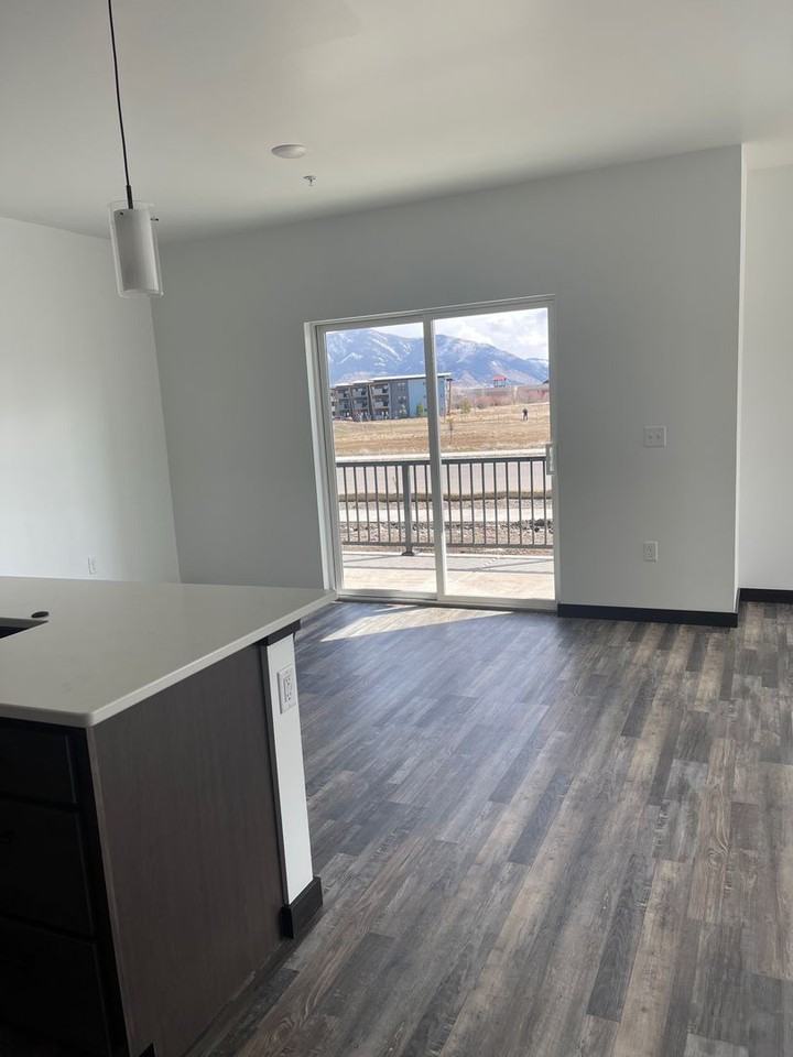 1595 N 25th Ave - Photo 2 of 14