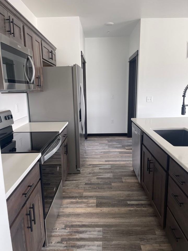 1595 N 25th Ave - Photo 3 of 14