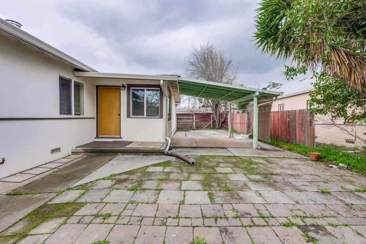 3158 Hoover St - Photo 2 of 43