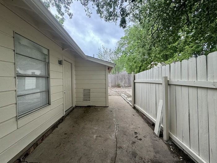 311 Flournoy Dr #B - Photo 2 of 22