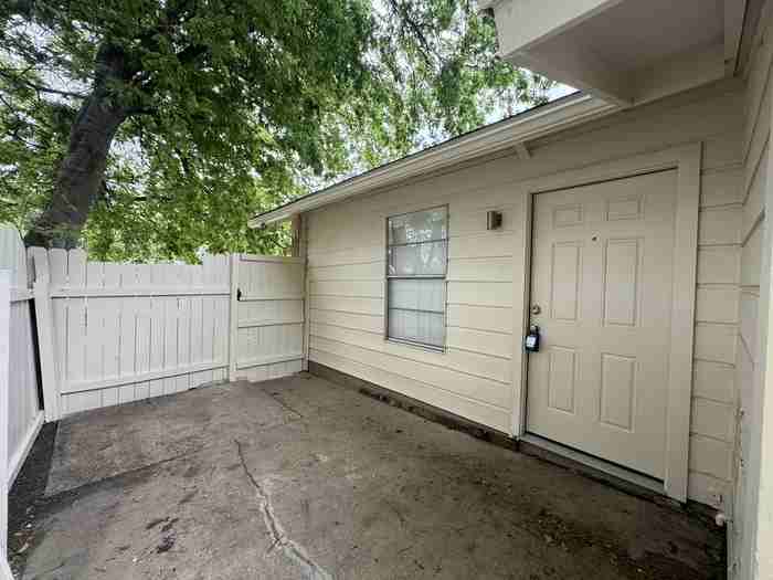 311 Flournoy Dr #B - Photo 3 of 22