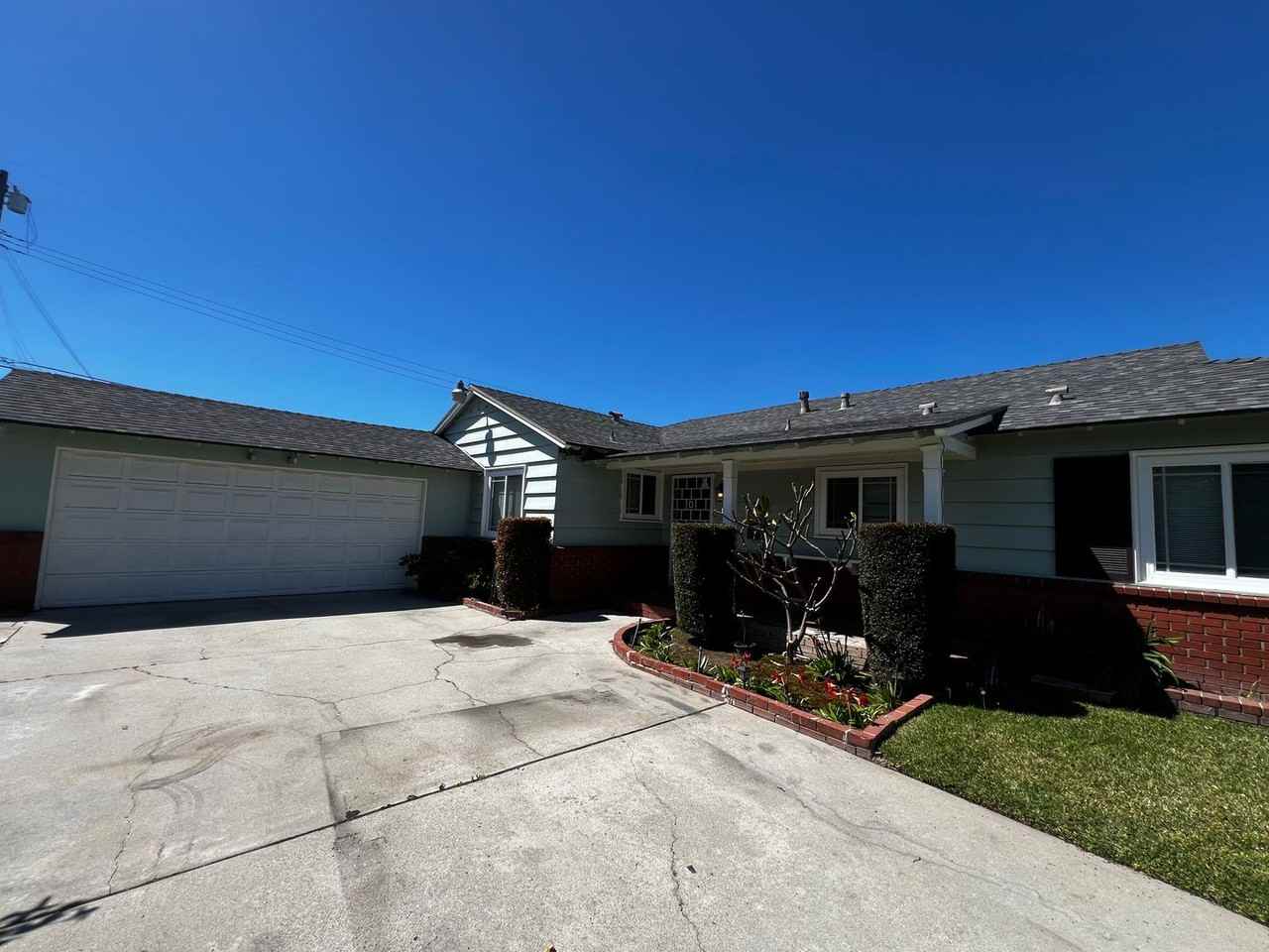 1326 E Greenville Dr - Photo 3 of 3