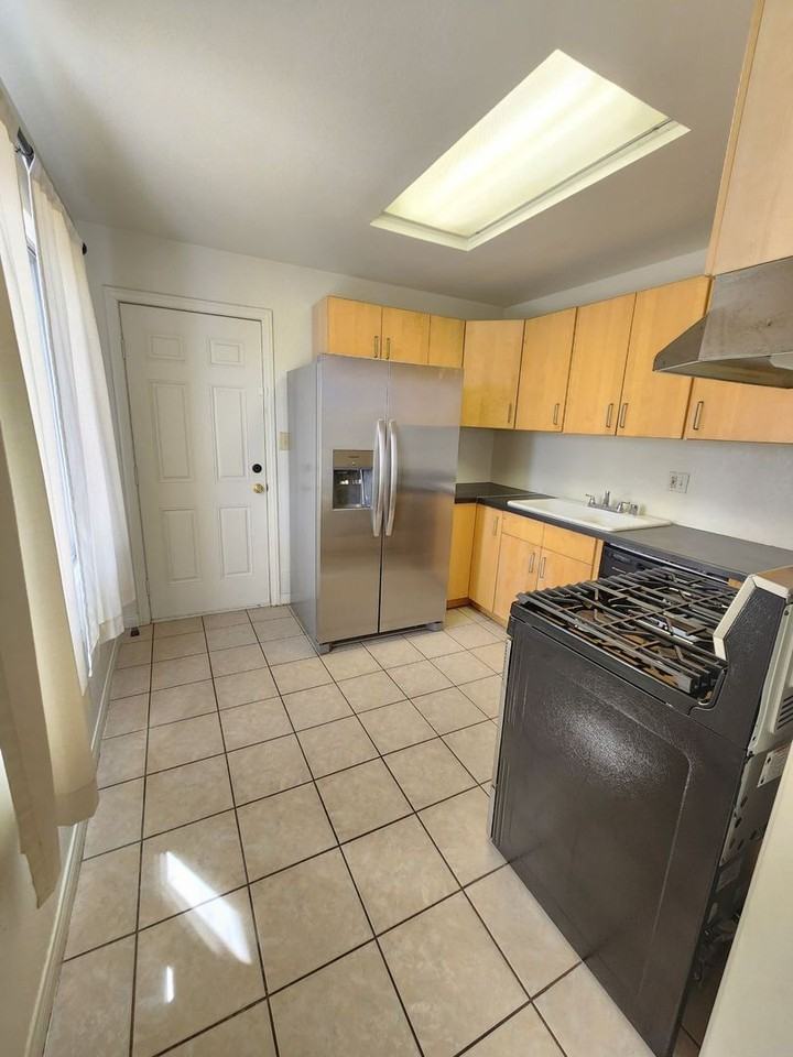 5762 Howard Way - Photo 5 of 14