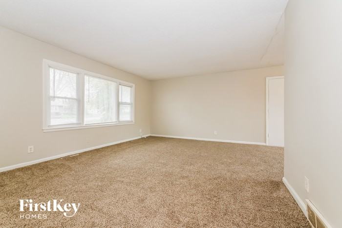 5905 E 96th Ter - Photo 2 of 16