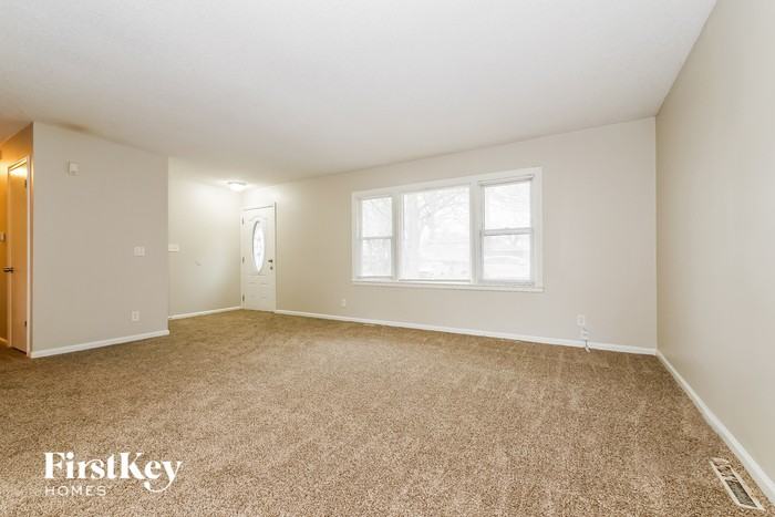 5905 E 96th Ter - Photo 3 of 16