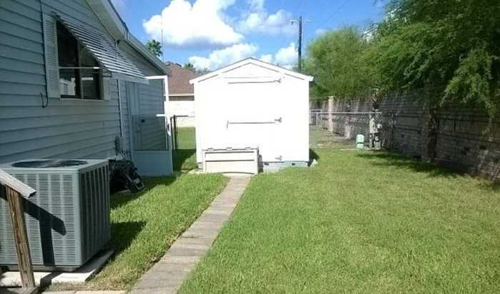 1001 S Ed Carey Dr - Photo 2 of 2