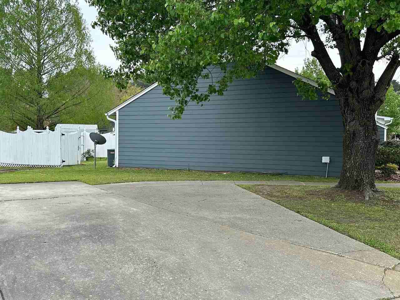2305 Corey Ct - Photo 2 of 14