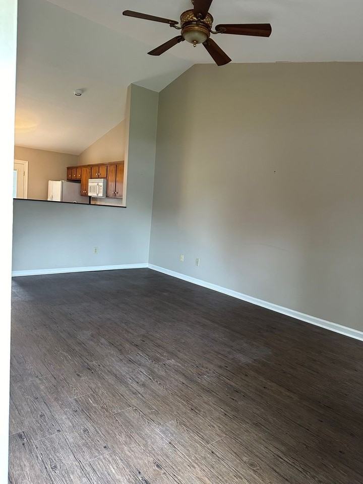 2305 Corey Ct - Photo 3 of 14
