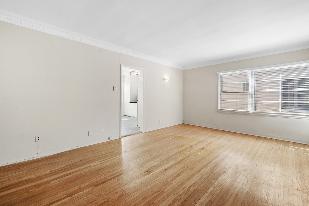 458 North Gardner Street #462