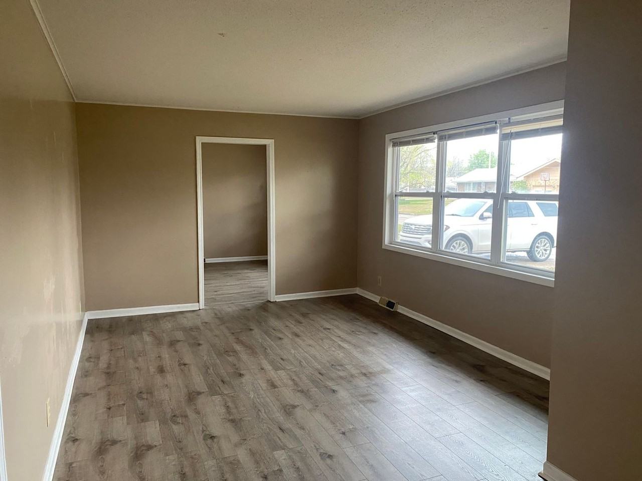 1817 S Santa Fe Ave - Photo 3 of 16