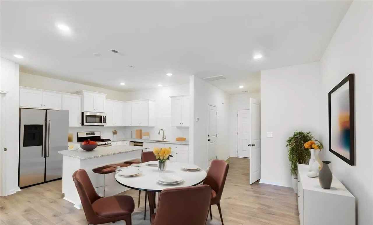 2833 Aubrey St - Photo 5 of 20