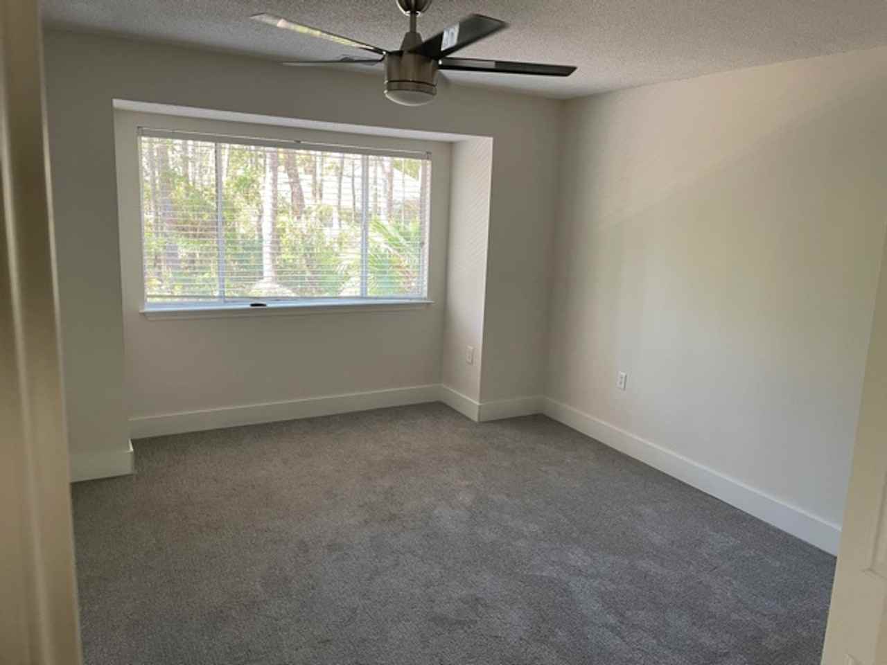 25 Honey Locust Circle - Photo 5 of 16