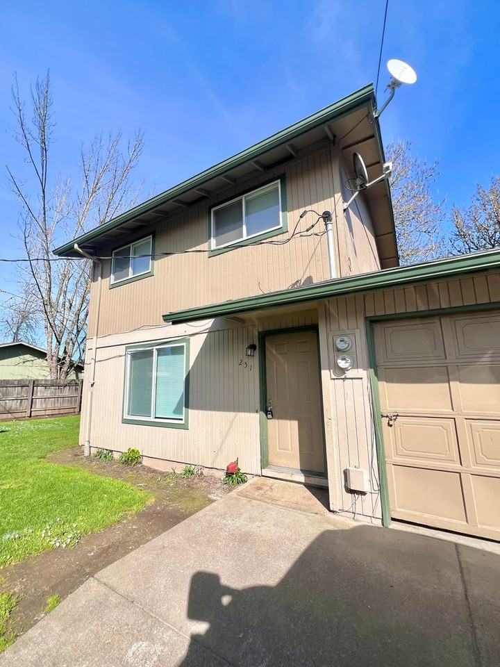 PHI 13 - Photo 2 of 40