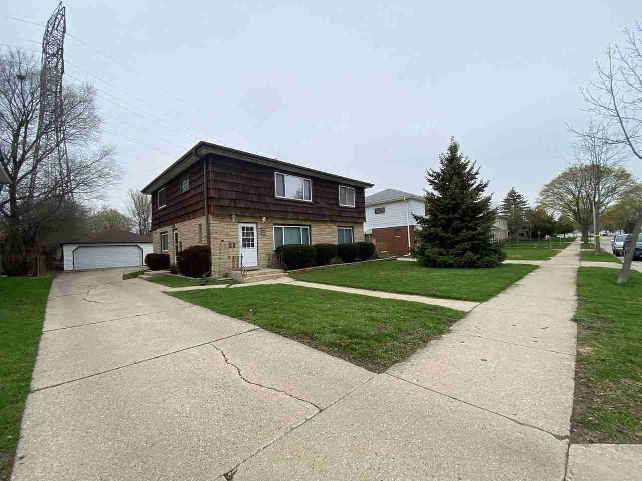 1335-1337 S. 111th Street - Photo 2 of 11