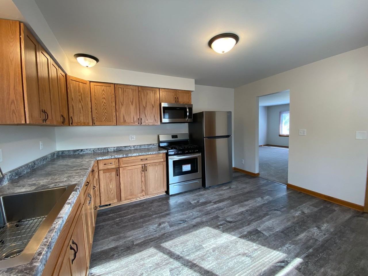 1335-1337 S. 111th Street - Photo 3 of 11